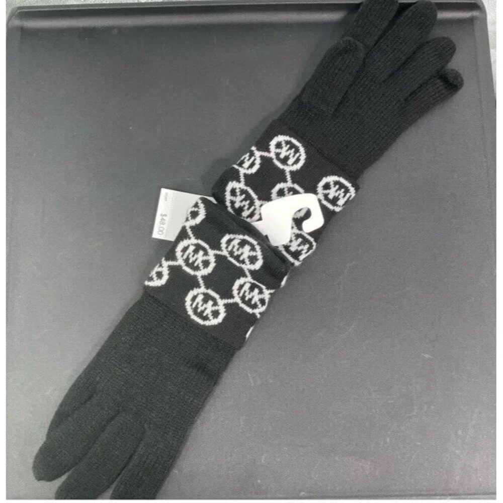 NEW Michael Kors Gloves & Scarf Circle All Over MK Logo Monogram Knit Tinsel